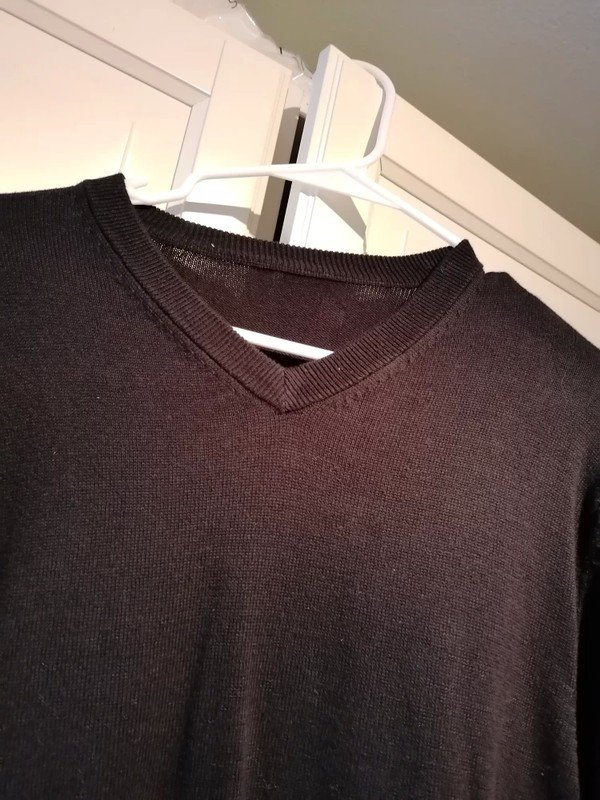 schwarzer Feinstrickpullover Gr. M
