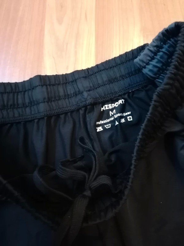 kurze Herrensporthose Gr. M