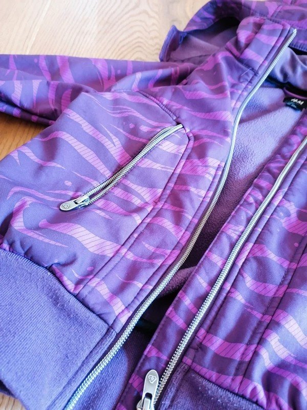lila Softshelljacke Gr. 140 H&M
