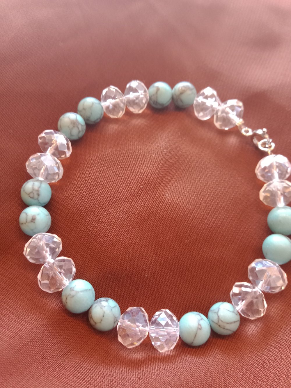 Armband mit Glasperlen und echtem Türkis