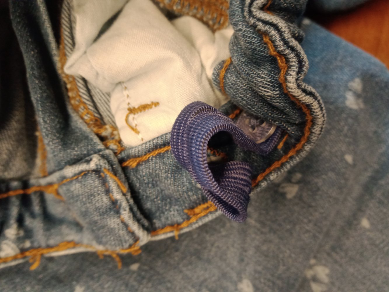 Jeans mit Herzchen 