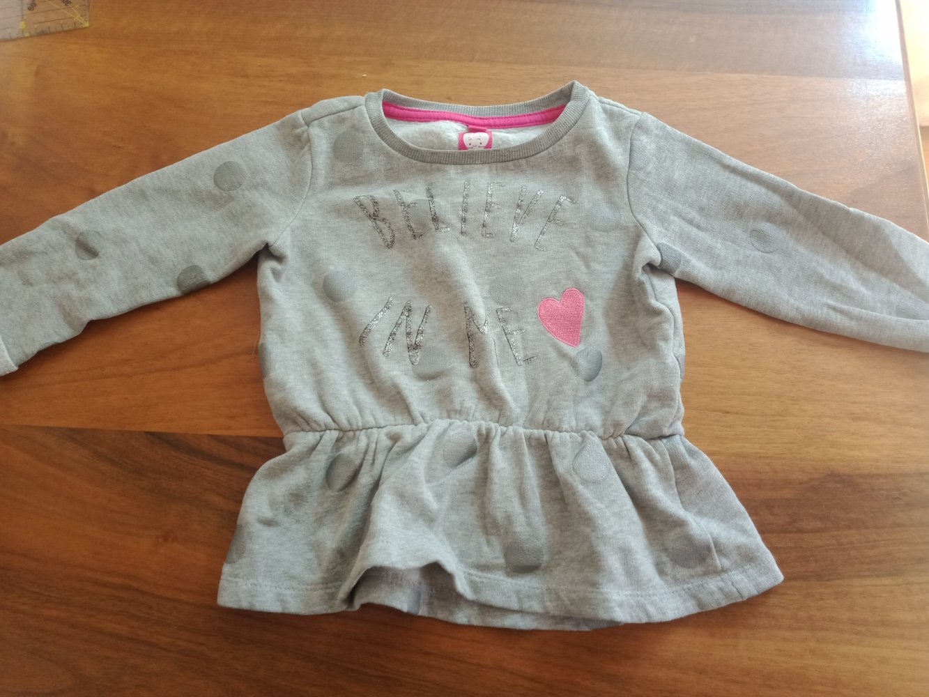 grauer Pullover 