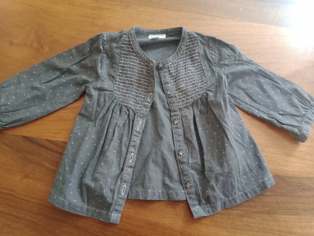 graue Sternchen-Bluse