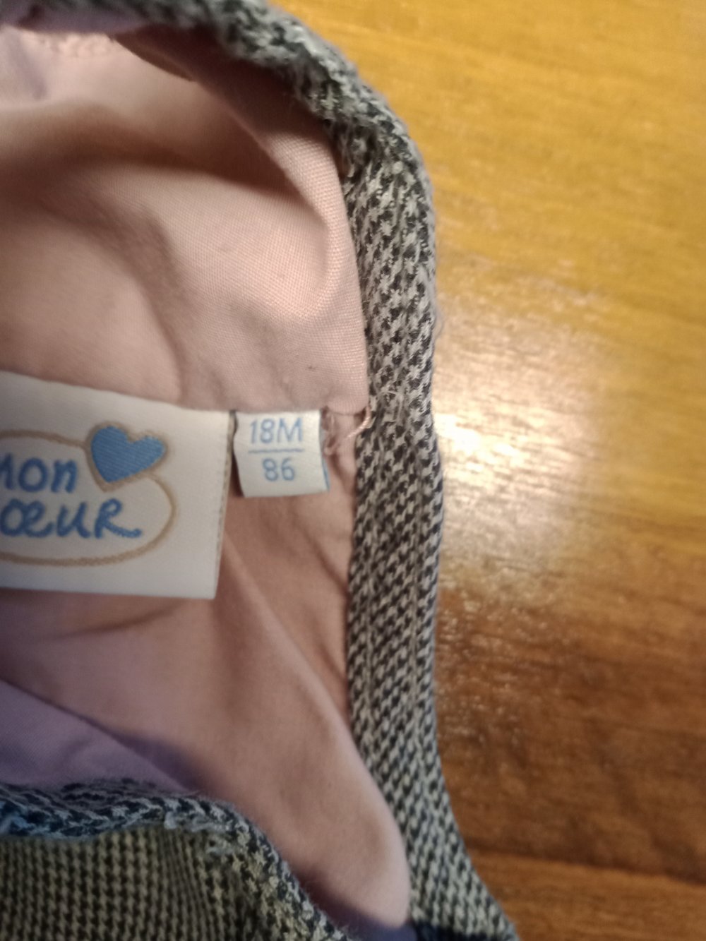 grau kariertes Kleidchen gefüttert