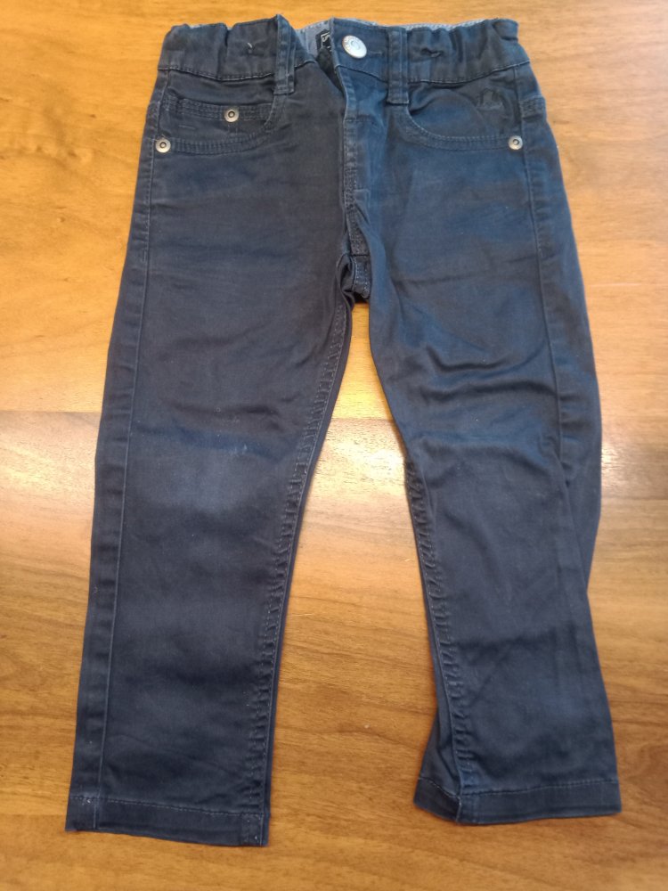 dunkelblaue Hose
