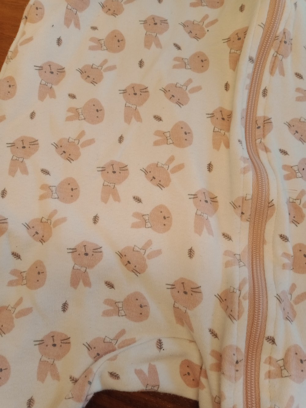 Pijama weiss mit Häschen