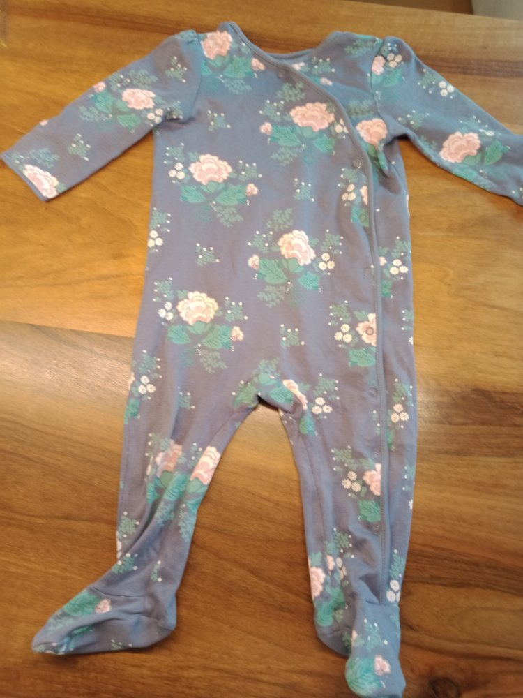 Pijama grau mit Blümchen