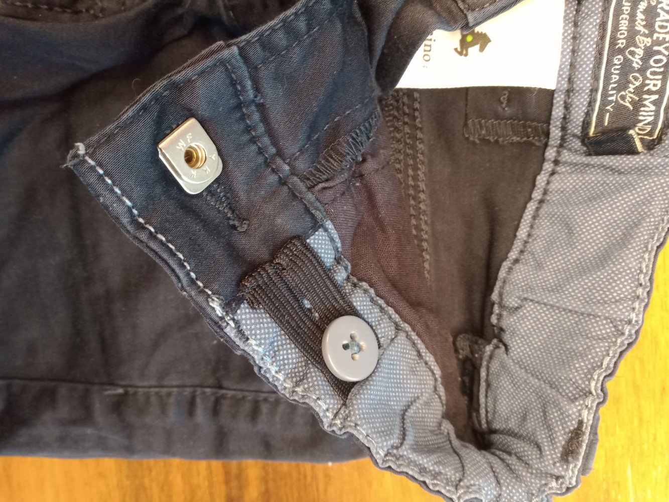 dunkelblaue Hose