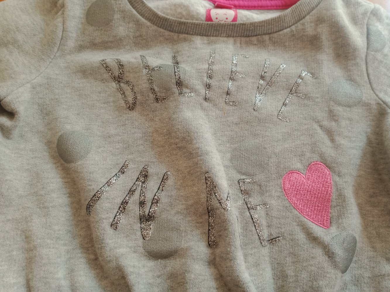 grauer Pullover 
