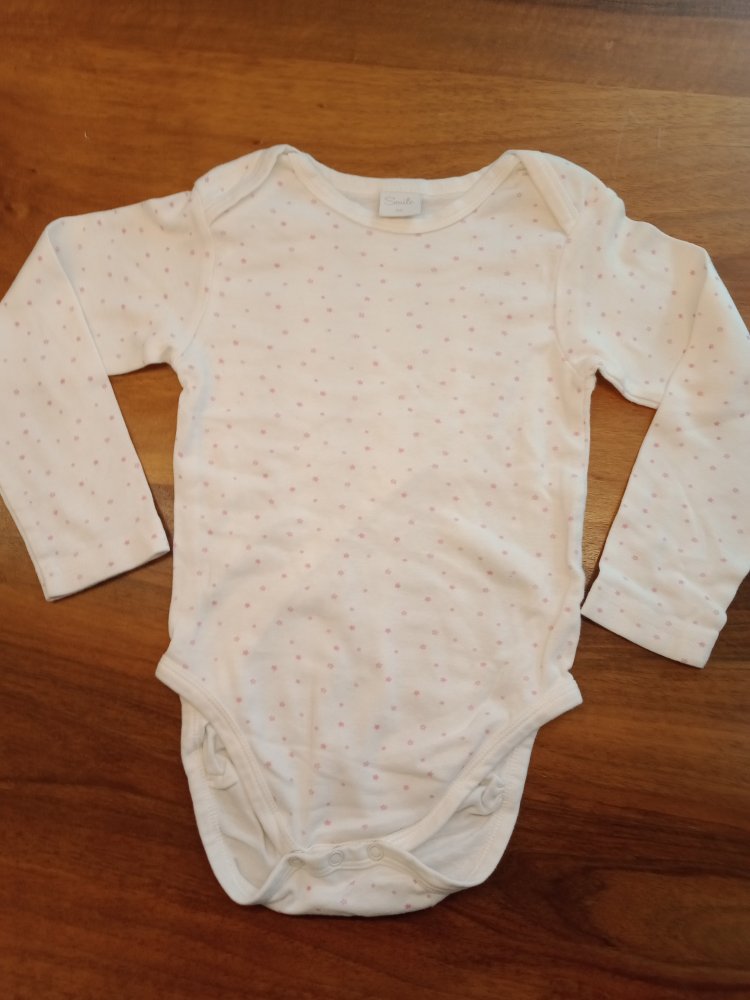 weisser Body langarm mit rosa Sternchen