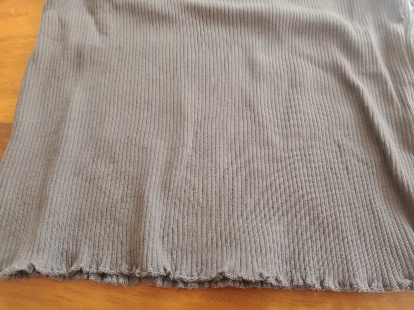 graues Basic-Sweatshirt gerippt