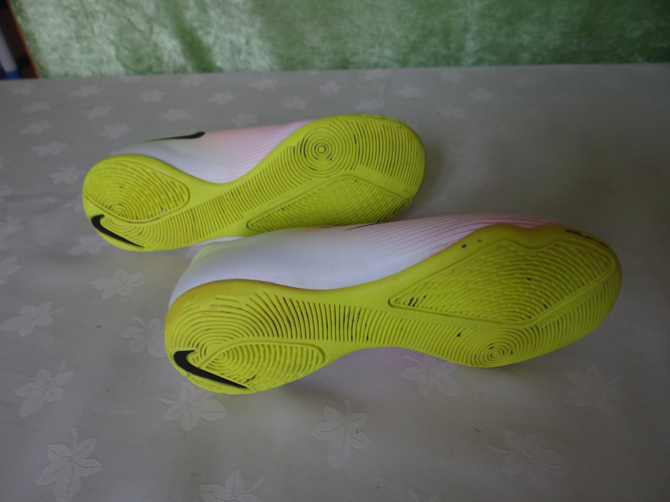 Nike Mercurial Gr. 30 US12,5C Kinder Sportschuhe Fußballschuhe 