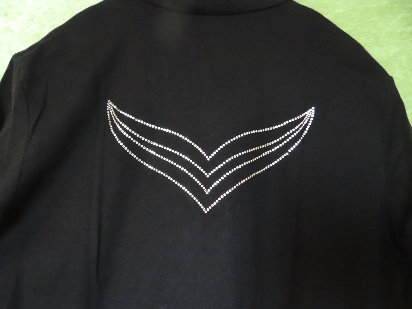 Trigema Jacke veredelt mit Kristallsteinen vorn und hinten, schwarz Gr. XL