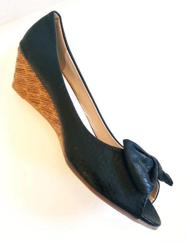 Damenschuhe Pumps Designer Acierta Gr. 39 schwarz elegant NEU