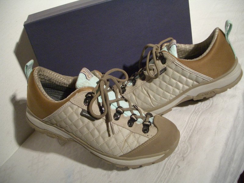 Luhta Sneaker Damen Freizeitschuhe beige-Leder Gr.39 Top w. NEU