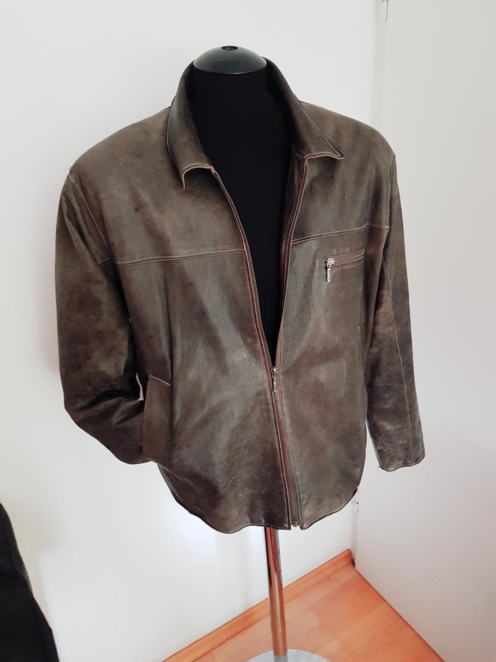 Herren Lederjacke in braun Fa. Milestone Top- Look