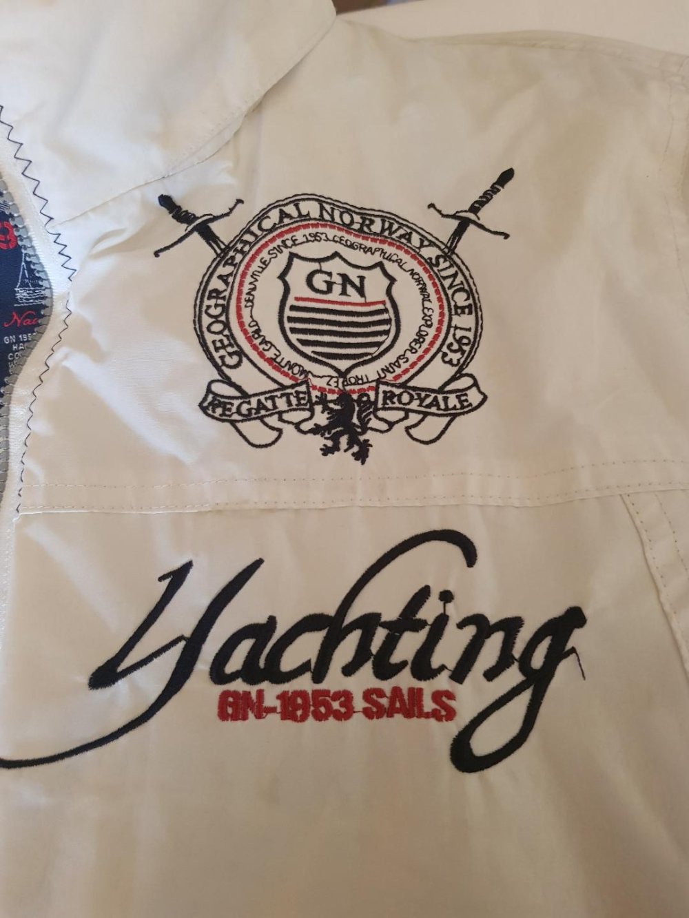 Jacke Norway 1953 Größe -M- weiß mit viel Applikation/en