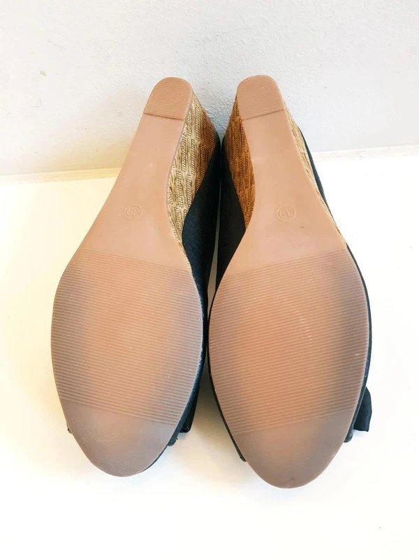 Damenschuhe Pumps Designer Acierta Gr. 39 schwarz elegant NEU