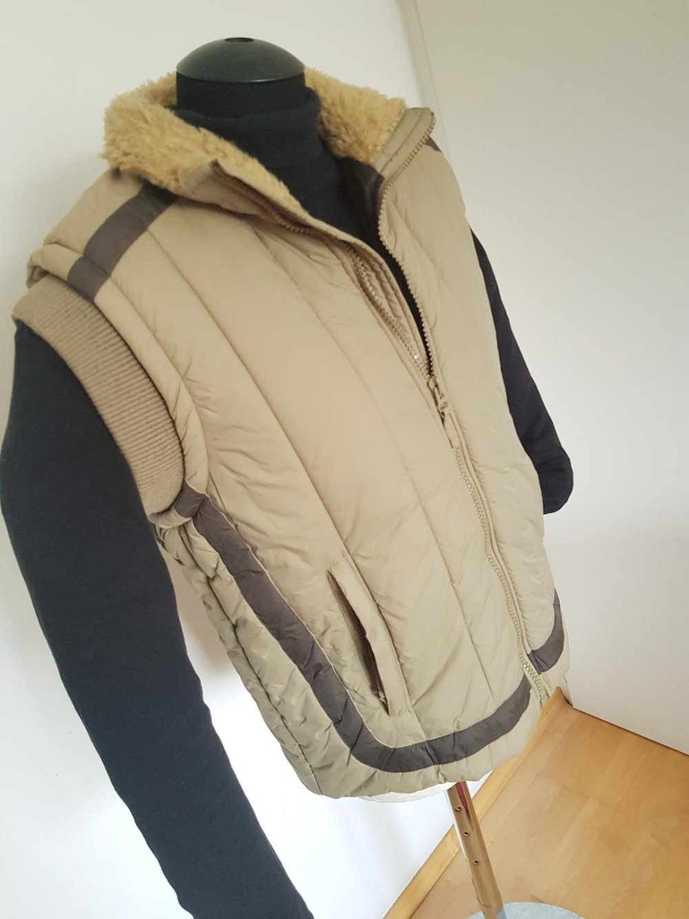 Herrenweste gesteppt beige mit Fell Gr. L TOP