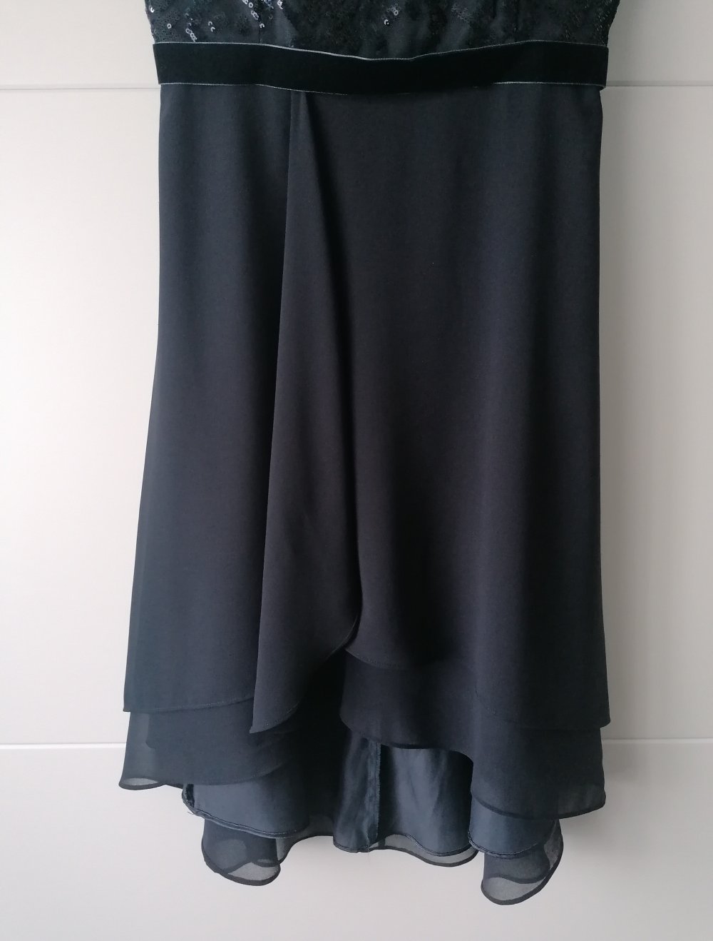 Dunkelblaues Vera Mont Cocktail Kleid mit Trägern und Stola, Perfekt für die Konfirmation