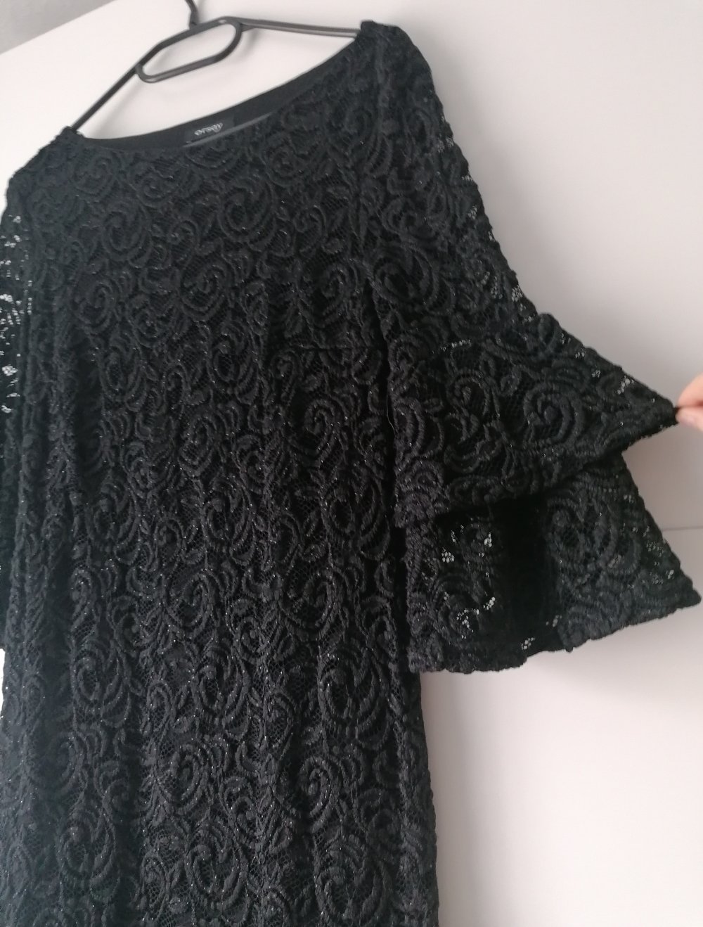 Schickes, Schwarzes Kleid mit schönen Ärmeln und Glitzer von Orsay