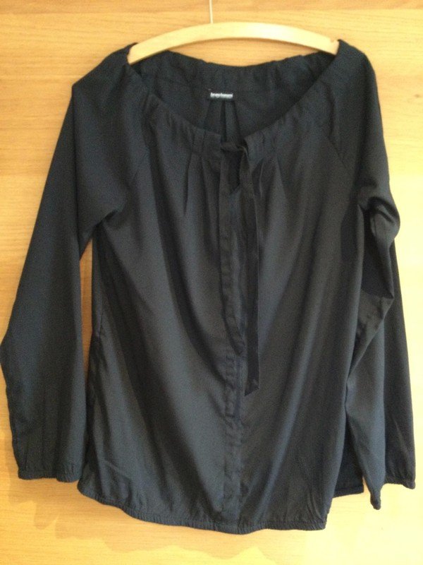 Schluppenbluse mit U-Boot Ausschnitt und Bündchen Ärmel, Langarm-Bluse