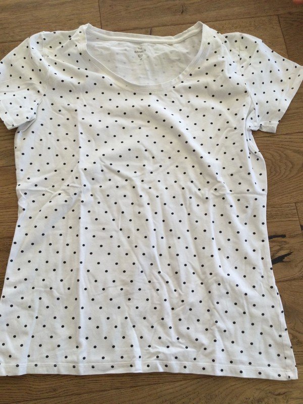 T-Shirt mit Punkten
