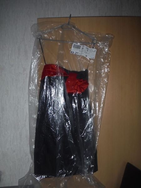 Abendkleid APART satin schwarz rot Gr.38