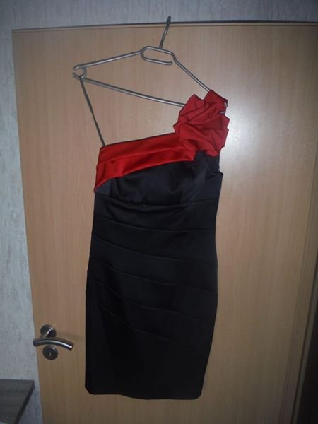 Abendkleid APART satin schwarz rot Gr.38