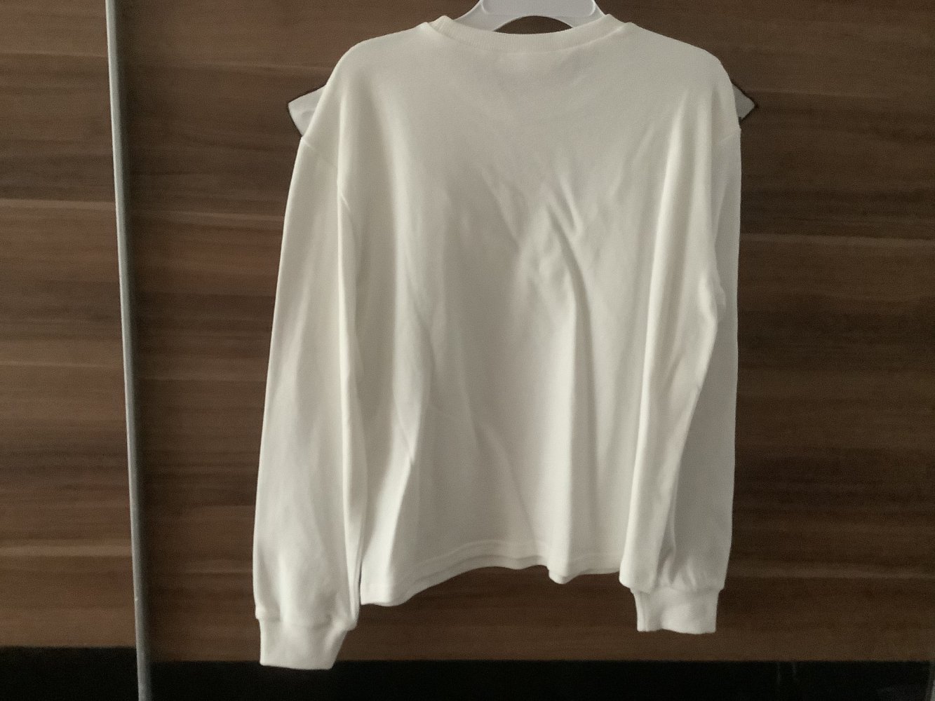 Weißer Pullover 