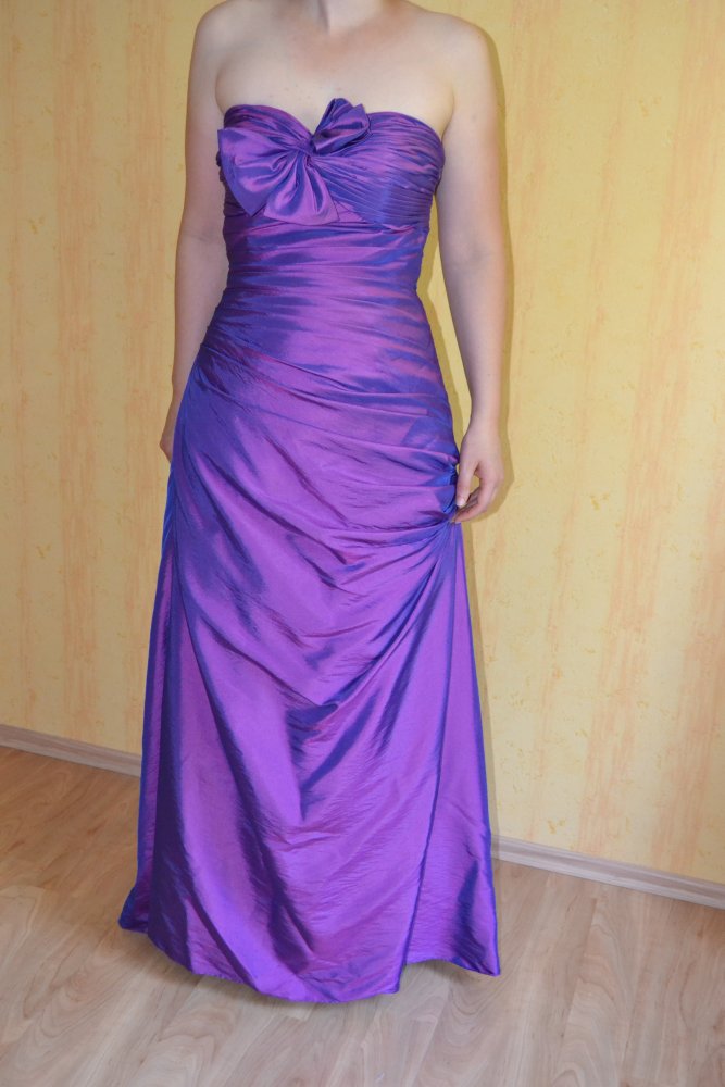 Lila Abendkleid