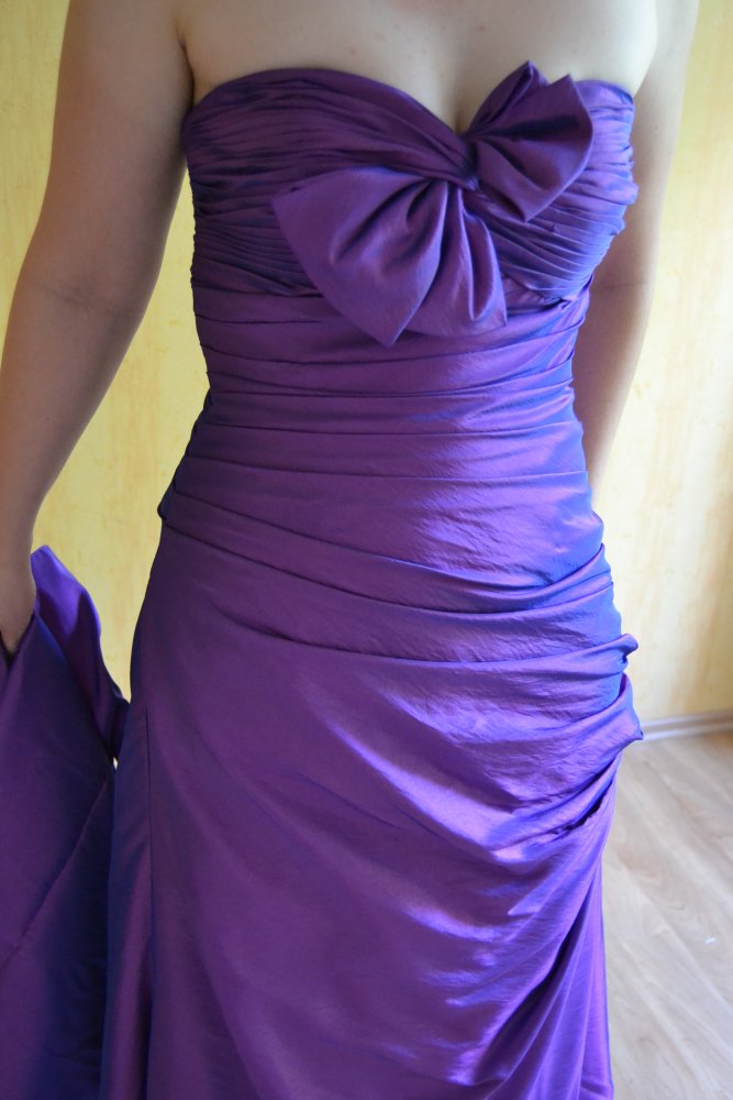 Lila Abendkleid
