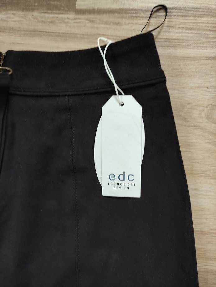 Edc Since 98 – modischer A-Linien Rock/ Minirock - Gr. 32 - schwarz – Veloursleder-Optik - Neu