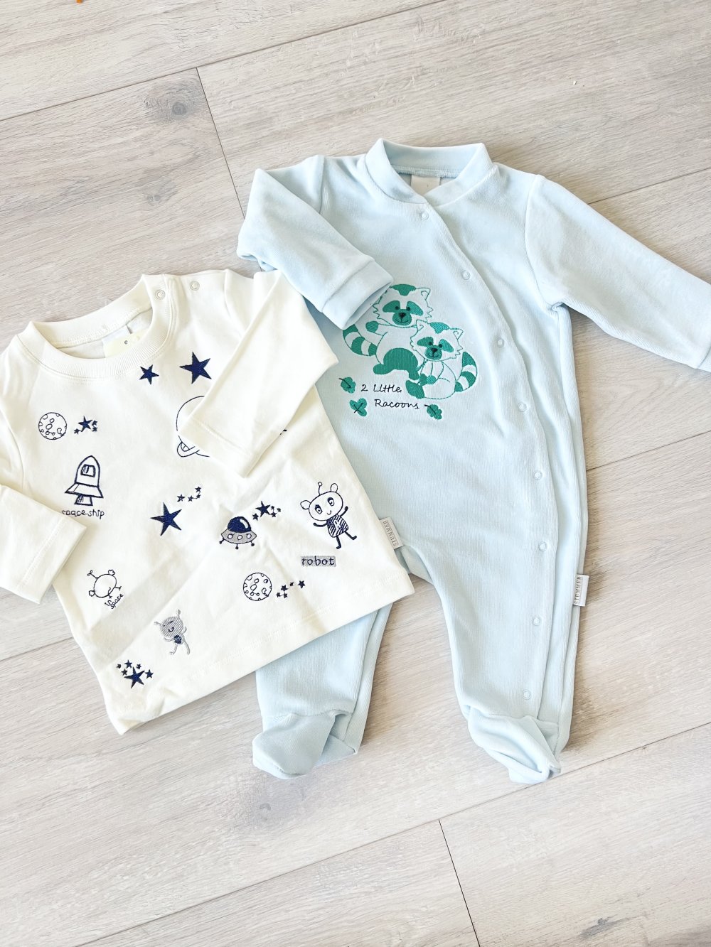 Babykleidung Strampler und Langarmshirt 