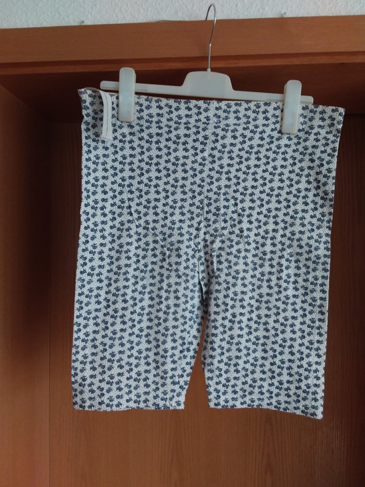 Umstands-Radlerhose weiß geblümt