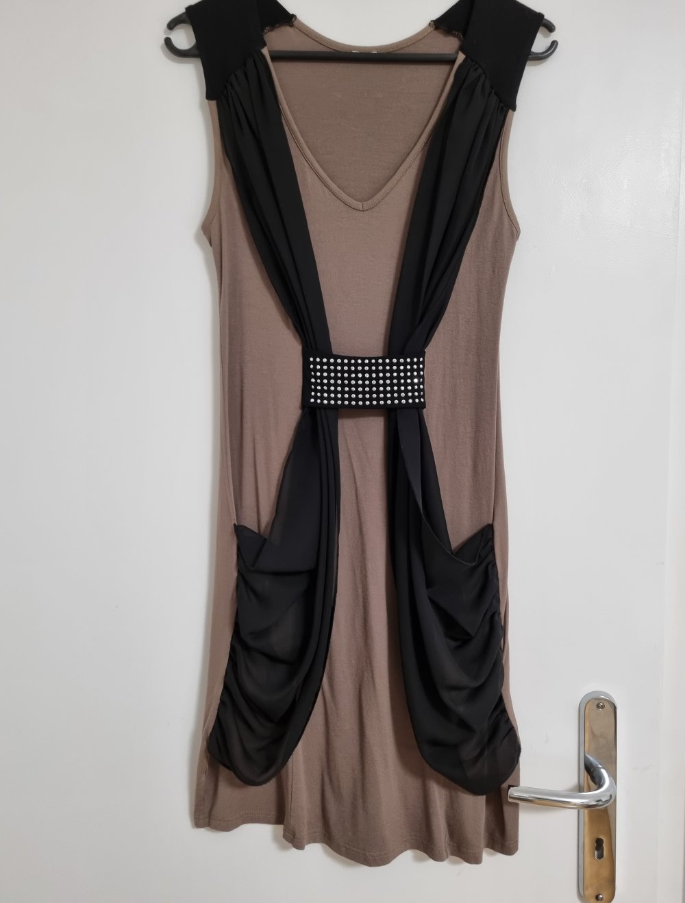 schickes Kleid