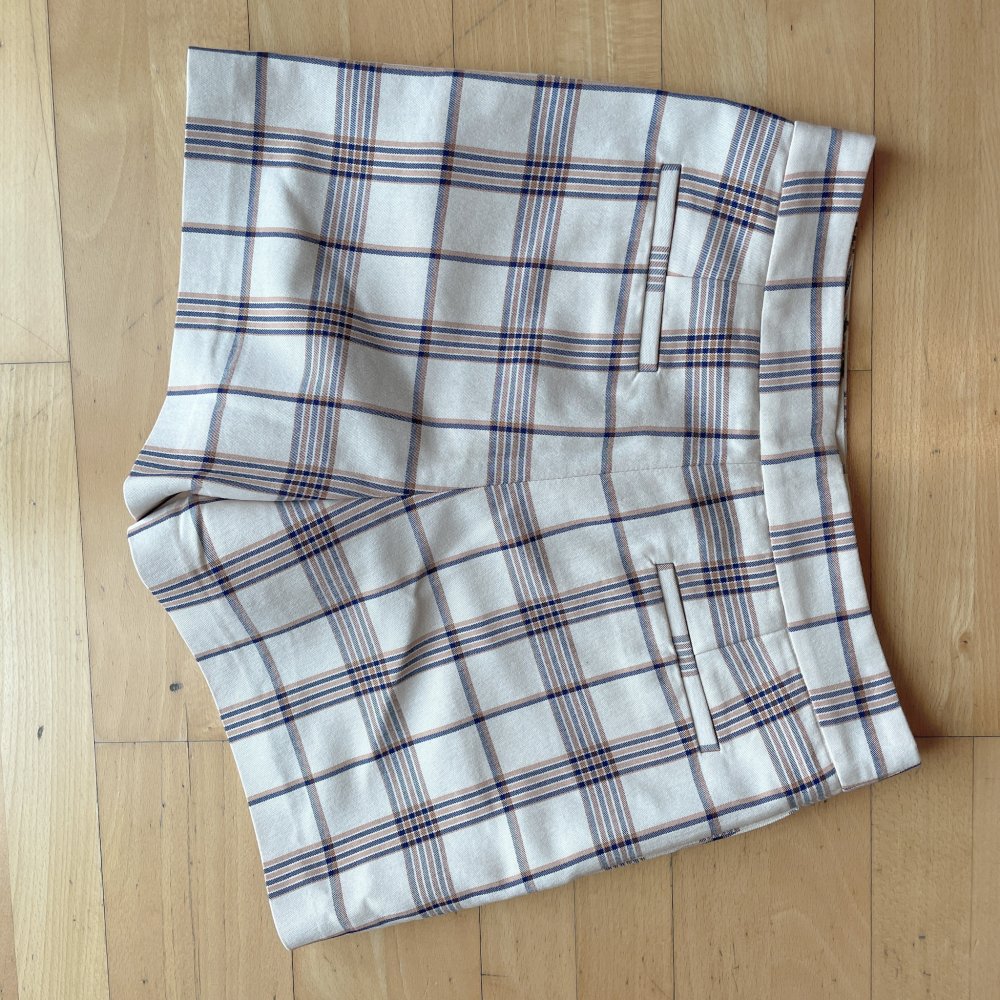 *new Maje short pants