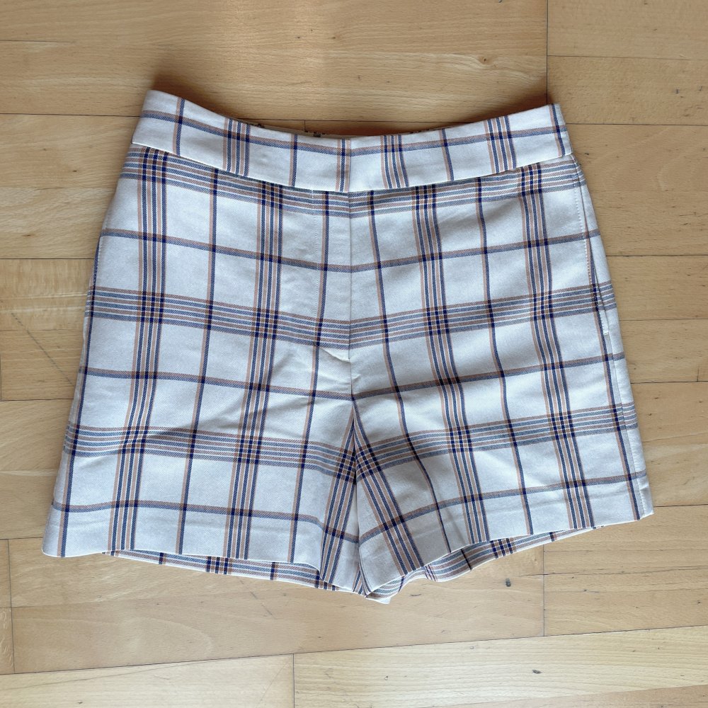 *new Maje short pants