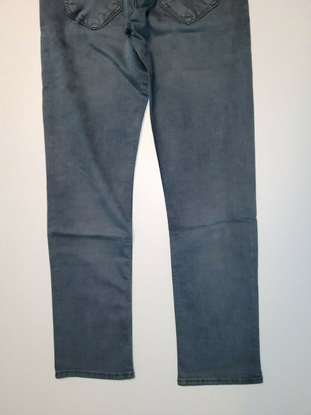 Neue Emporio Armani Herren Strech-Jeans in der Größe W33 L34