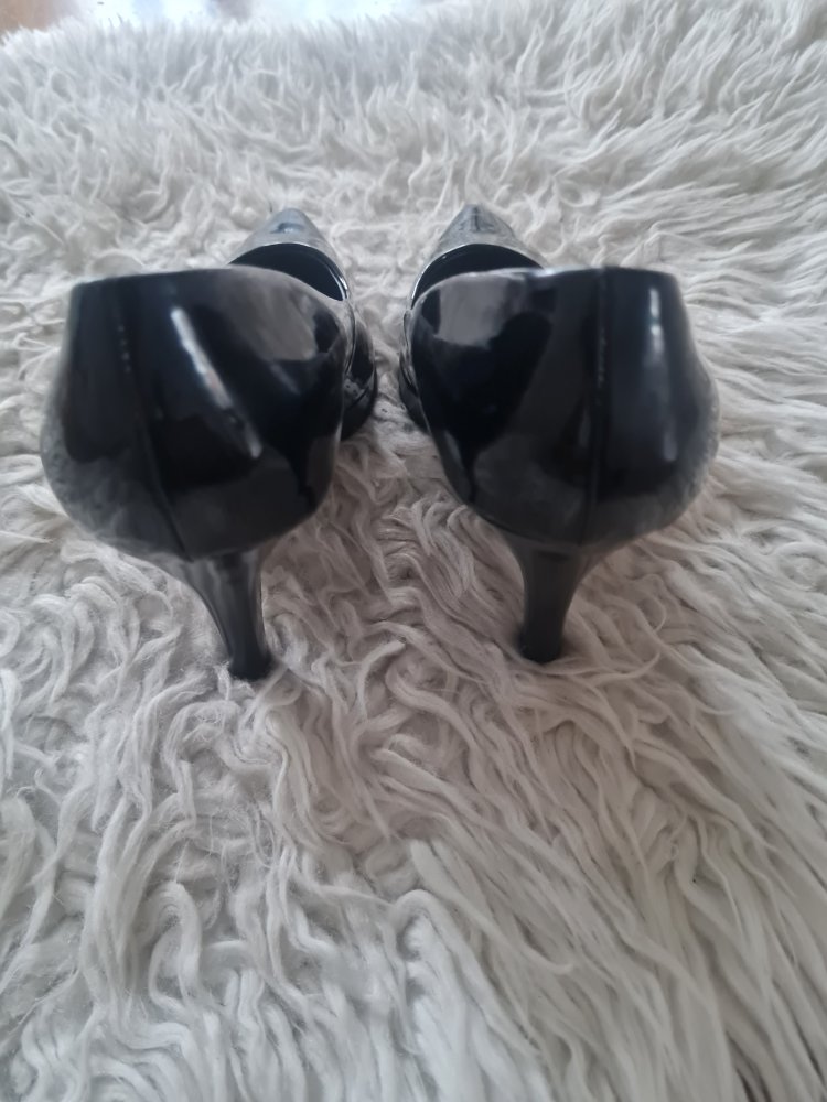 Sehr schöne Lack-Pumps Gr. 38