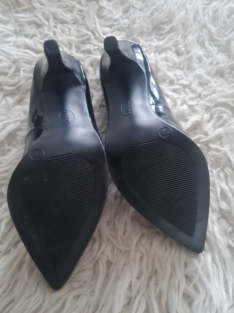 Sehr schöne Lack-Pumps Gr. 38