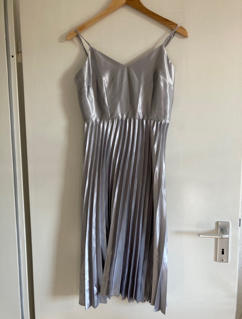 Silbernes Abendkleid