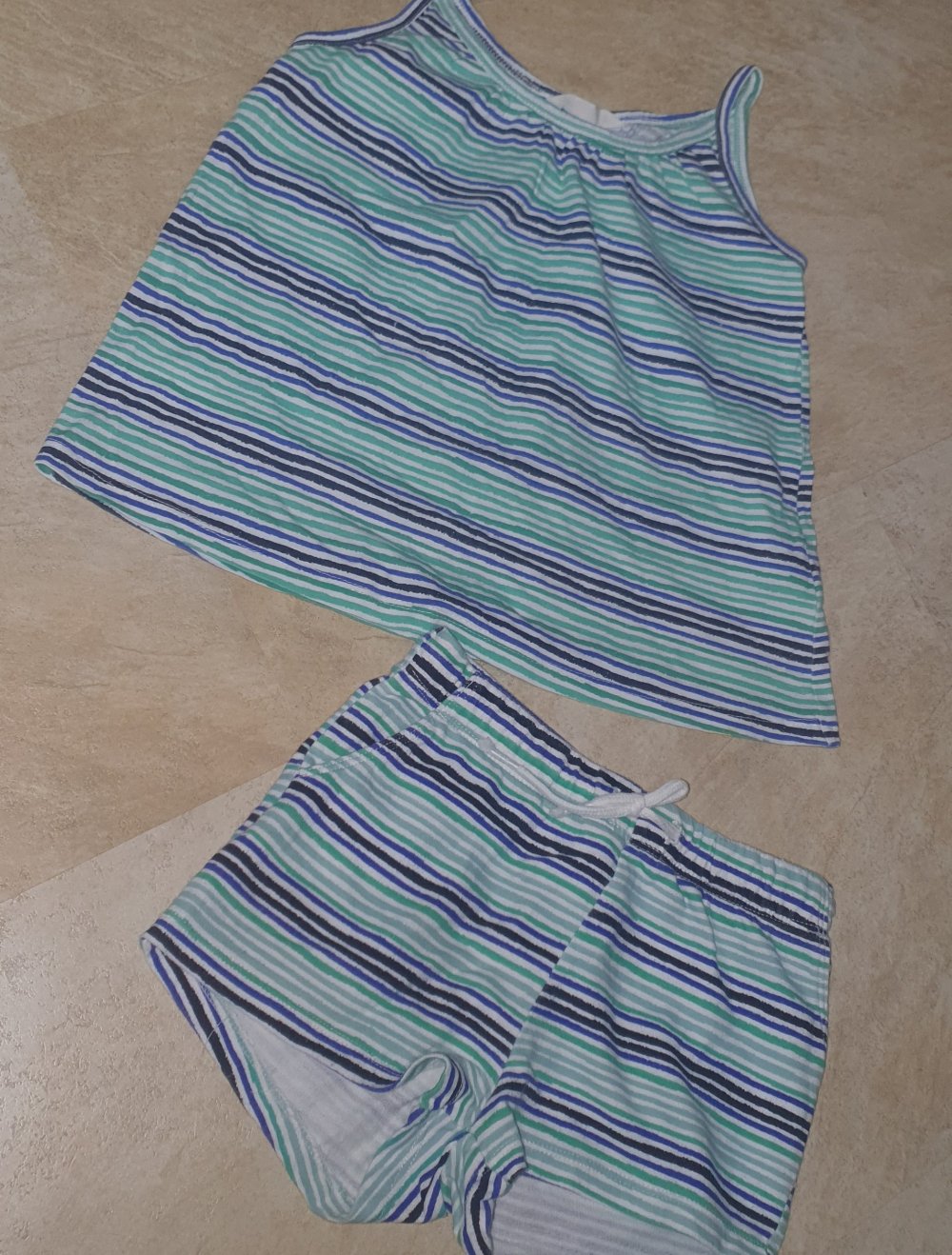 2 teiliges Sommer Set shorts mit Träger top  Gr 110/116