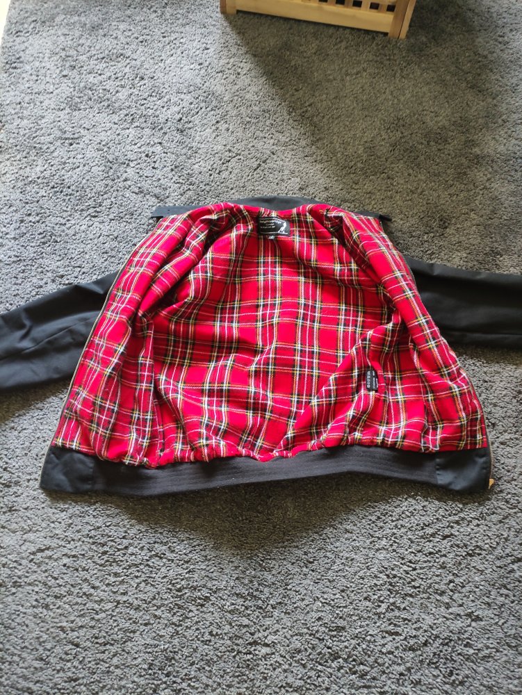 schwarze Harrington-Jacke