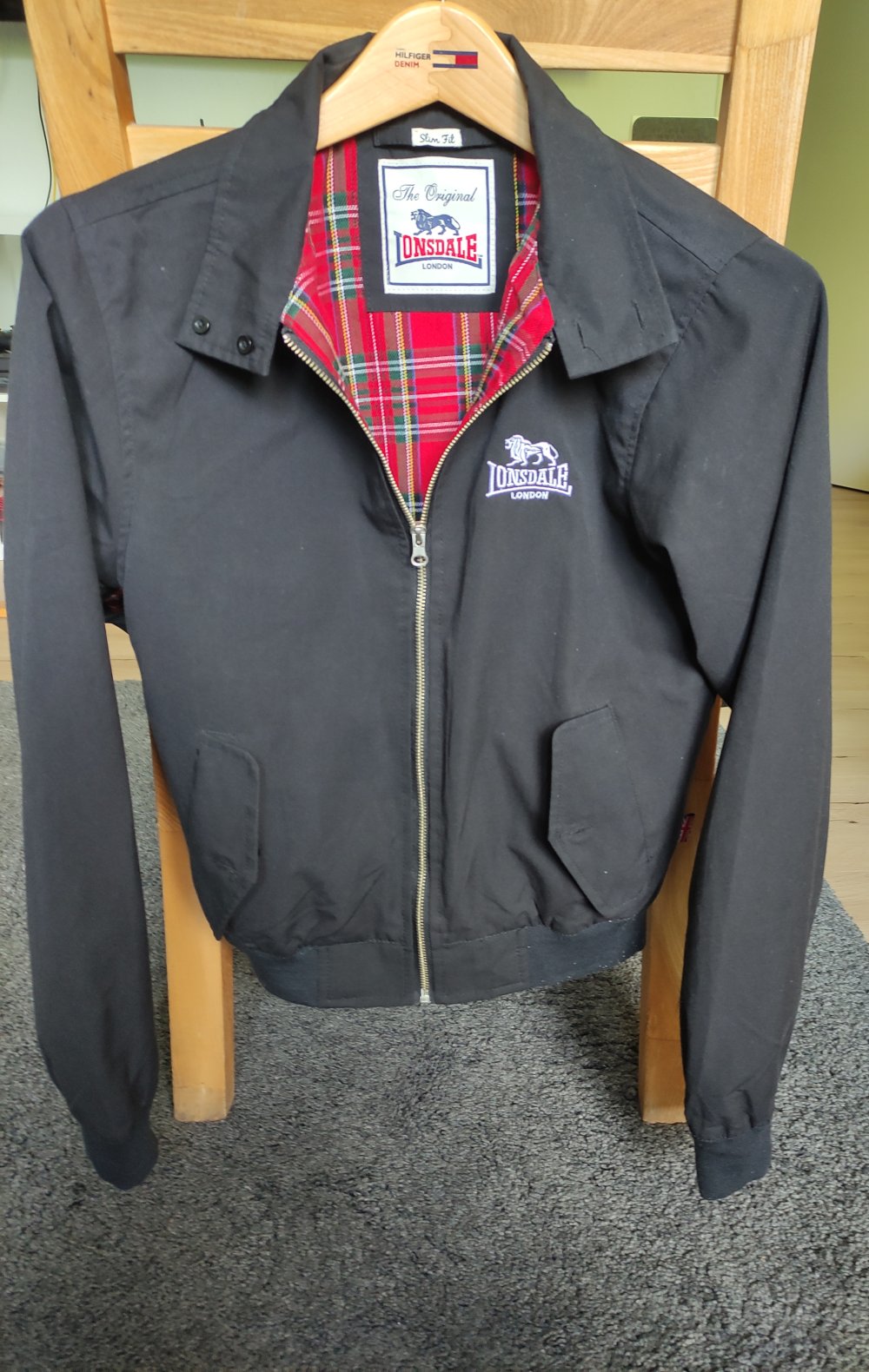 schwarze Lonsdale Jacke Harrington-Style