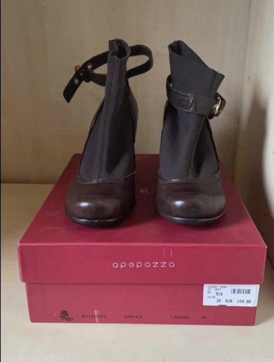 Absatzschuhe Gr. 39