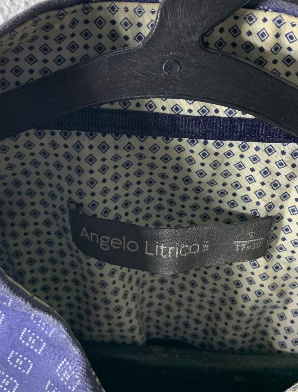 langärmeliges Hemd