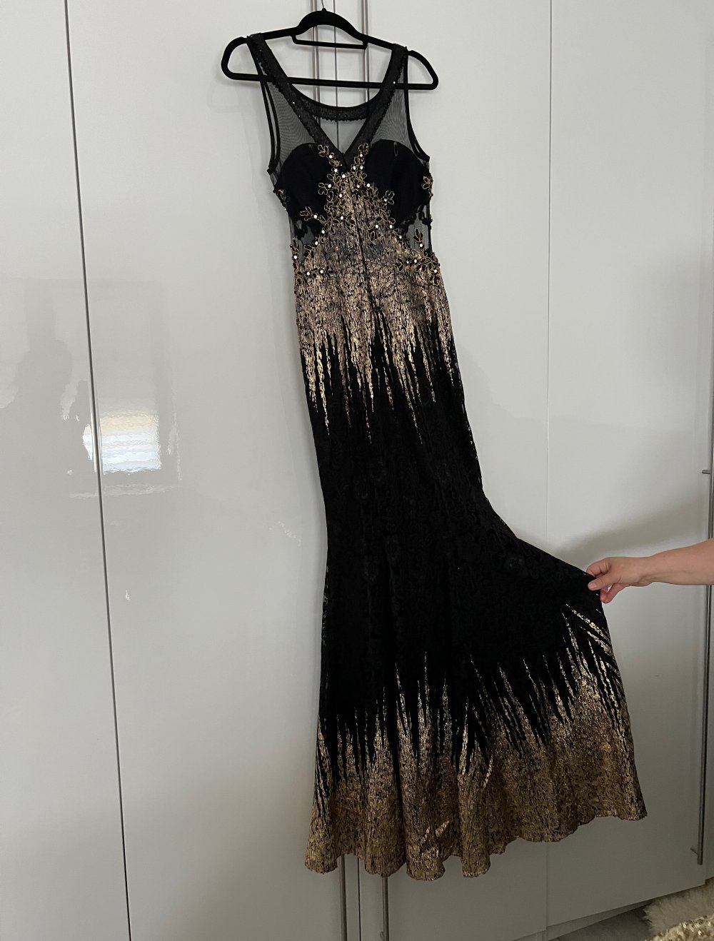 Schwarz mit gold