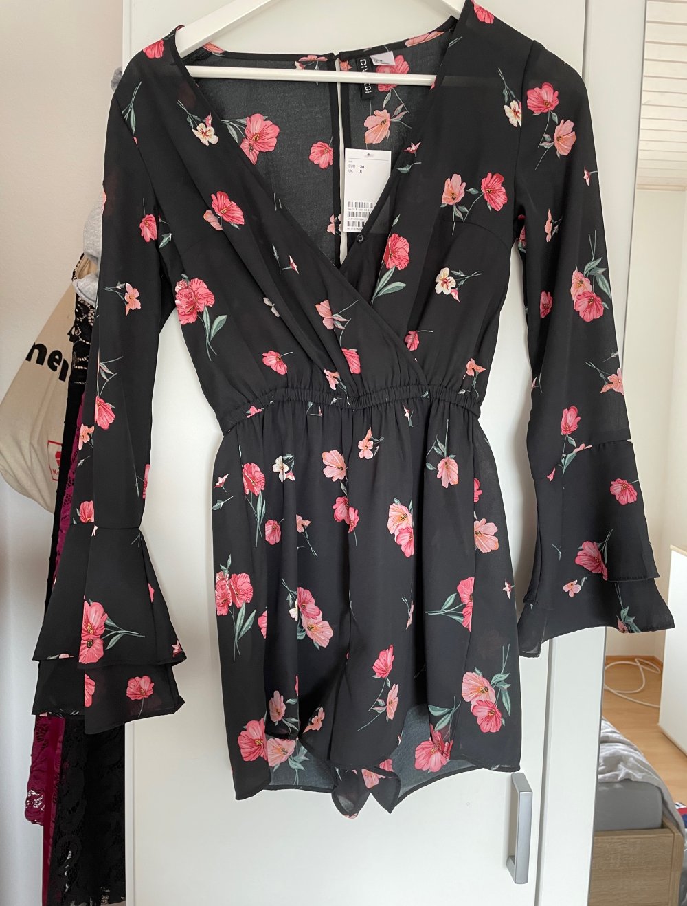Jumpsuit schwarz mit Blumen