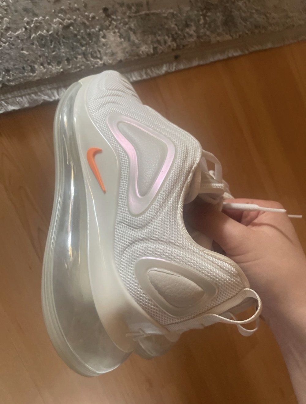 Damen Nike 270